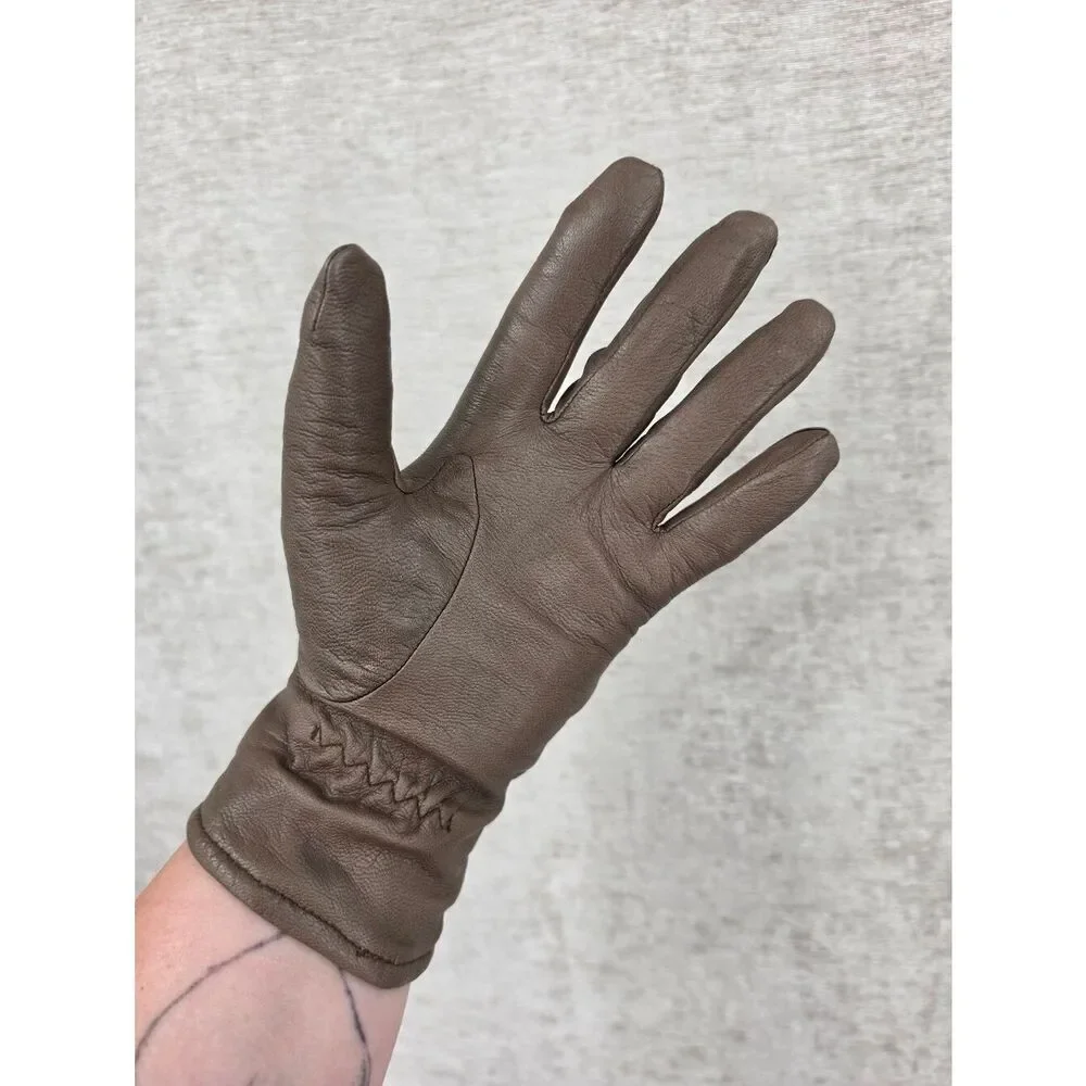 Fownes Classic Women's Leather Driving Gloves in Taupe